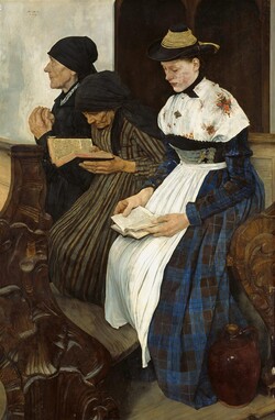 Drei Frauen in der Kirche sitzend, zwei davon mit aufgeschlagener Bibel in den Händen, eine mit zum Gebet gefalteten Händen